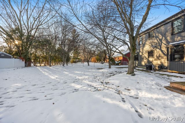 1830 Lockmere Drive, Kentwood, MI 49508