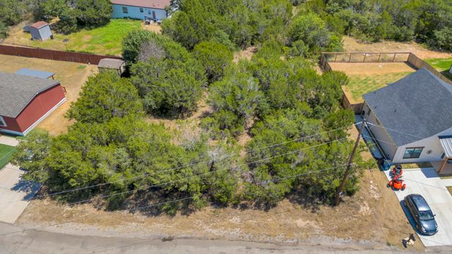 2513 Creekview Drive, Granbury, TX 76048