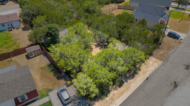 2513 Creekview Drive, Granbury, TX 76048