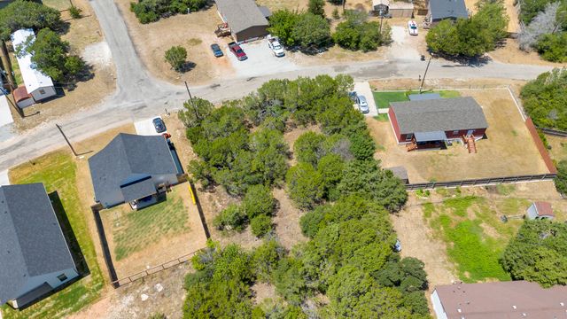 2513 Creekview Drive, Granbury, TX 76048