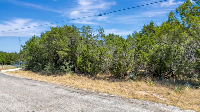 2513 Creekview Drive, Granbury, TX 76048