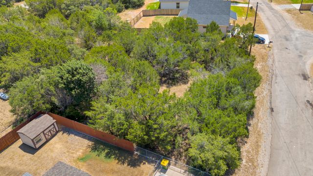 2513 Creekview Drive, Granbury, TX 76048