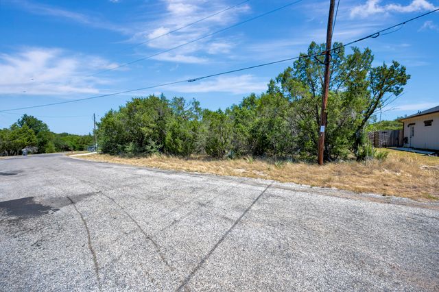 2513 Creekview Drive, Granbury, TX 76048