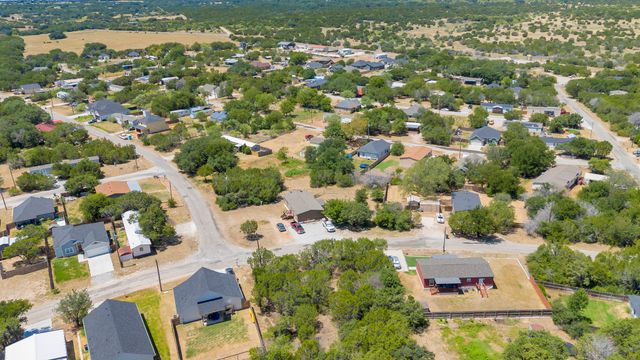 2513 Creekview Drive, Granbury, TX 76048