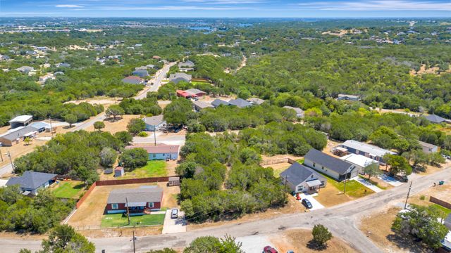 2513 Creekview Drive, Granbury, TX 76048