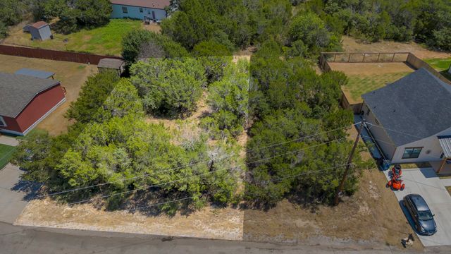 2513 Creekview Drive, Granbury, TX 76048