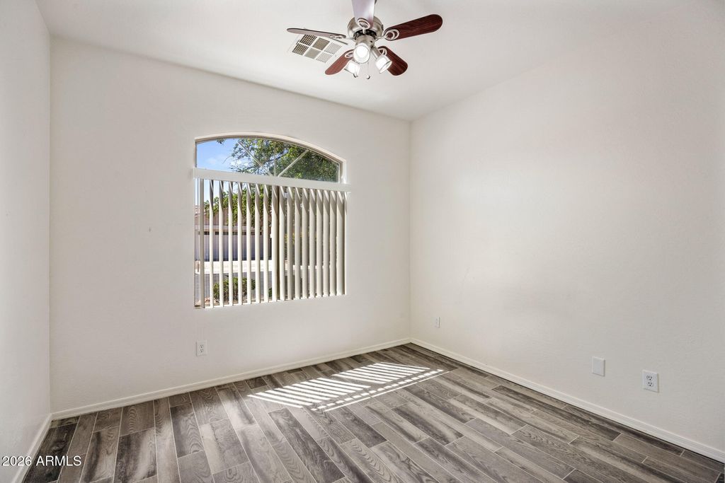 Image 15 of property listing at 9908 E FARMDALE Avenue, Mesa, AZ 85208