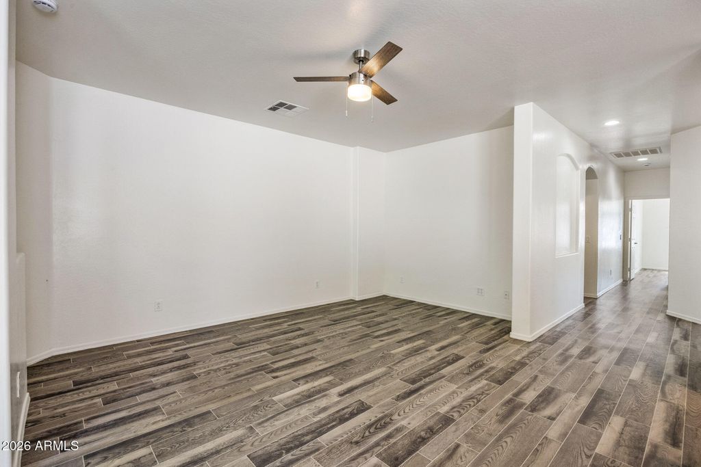 Image 7 of property listing at 9908 E FARMDALE Avenue, Mesa, AZ 85208