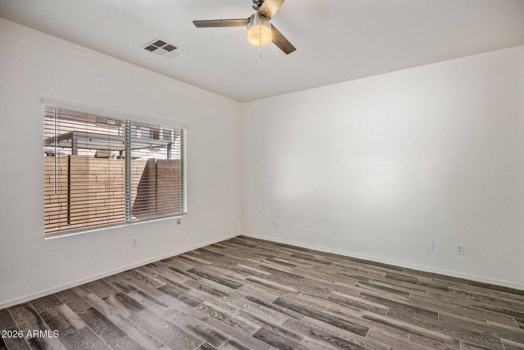 Image 9 of property listing at 9908 E FARMDALE Avenue, Mesa, AZ 85208