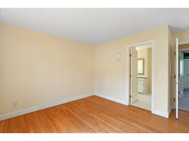 17875 CRESTLINE Dr, Lake Oswego, OR 97034