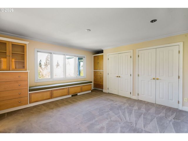 17875 CRESTLINE Dr, Lake Oswego, OR 97034