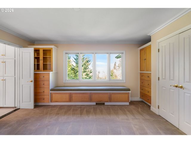 17875 CRESTLINE Dr, Lake Oswego, OR 97034