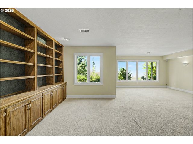 17875 CRESTLINE Dr, Lake Oswego, OR 97034