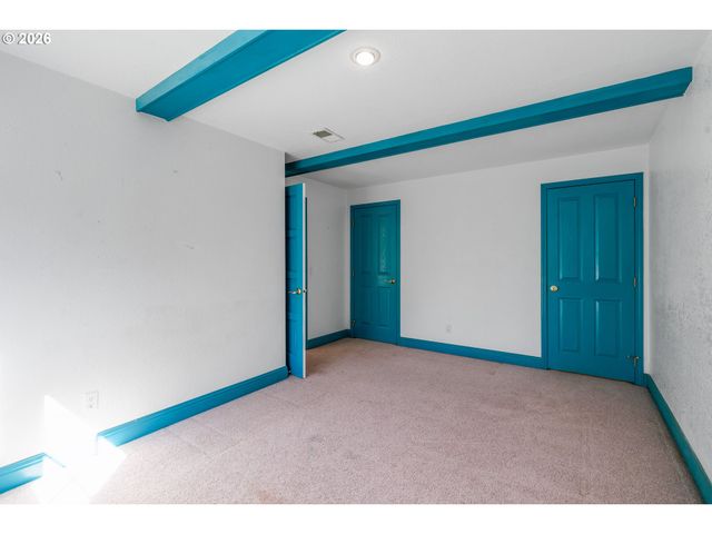 17875 CRESTLINE Dr, Lake Oswego, OR 97034