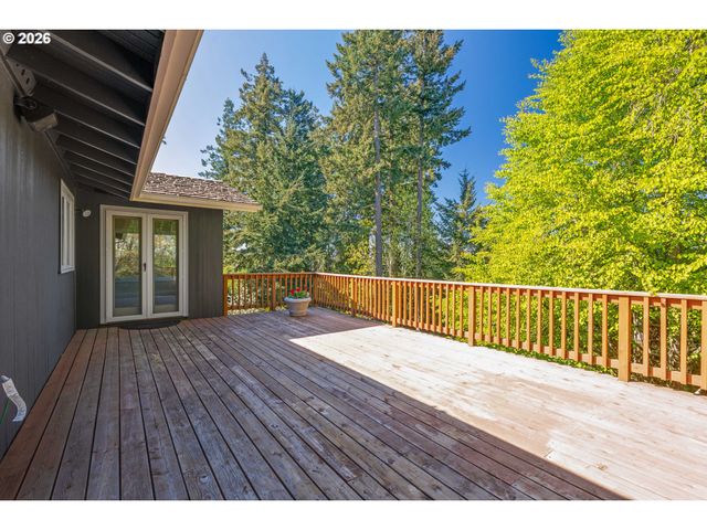 17875 CRESTLINE Dr, Lake Oswego, OR 97034