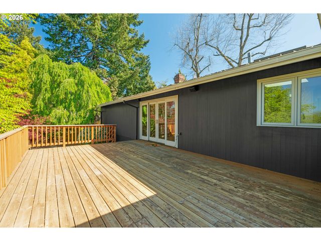 17875 CRESTLINE Dr, Lake Oswego, OR 97034