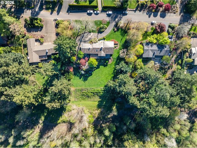 17875 CRESTLINE Dr, Lake Oswego, OR 97034