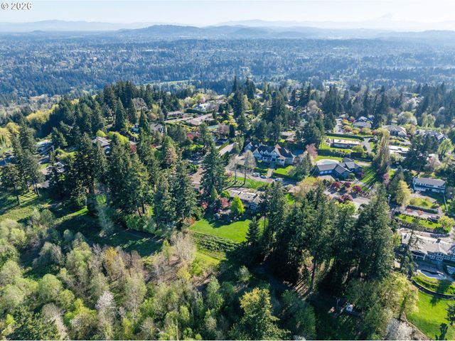 17875 CRESTLINE Dr, Lake Oswego, OR 97034