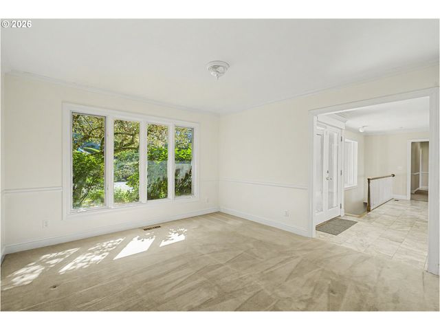 17875 CRESTLINE Dr, Lake Oswego, OR 97034