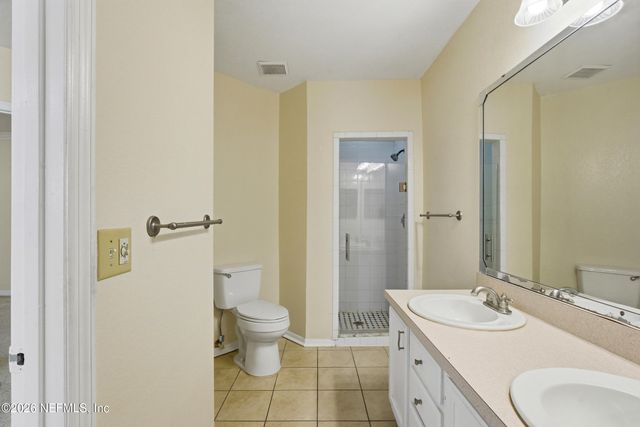 1800 THE GREENS Way 2009, Jacksonville Beach, FL 32250