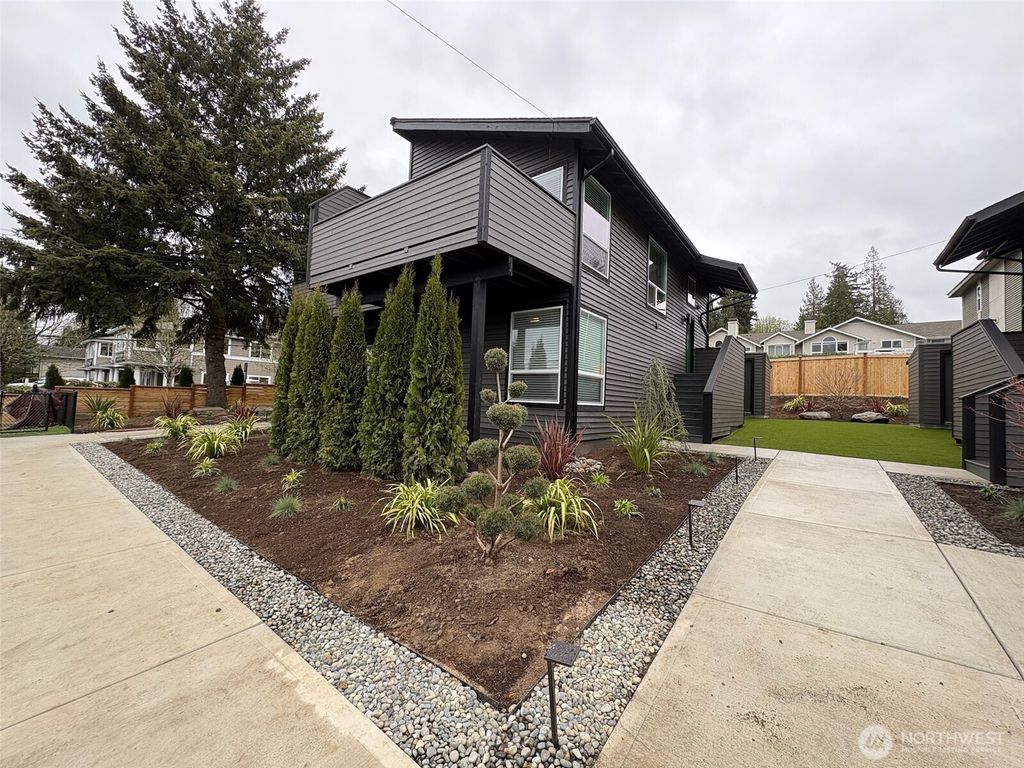 906 & 910 6th Street S, Kirkland, WA 98033
