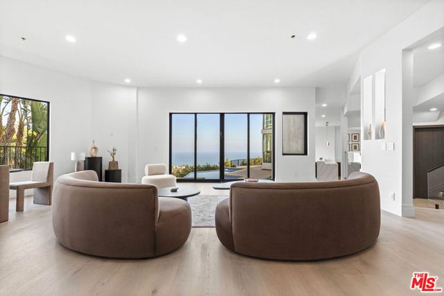 6380 Meadows Court, Malibu, CA 90265