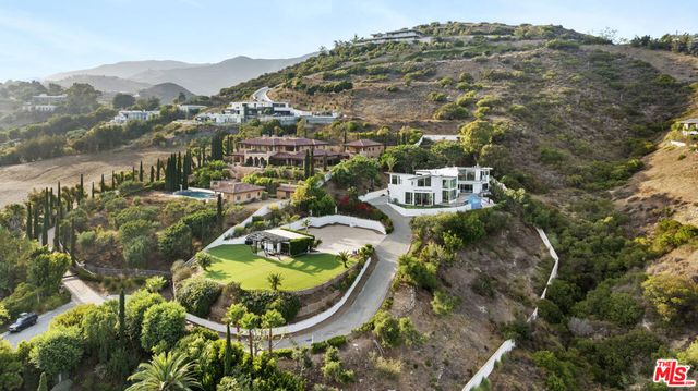 6380 Meadows Court, Malibu, CA 90265