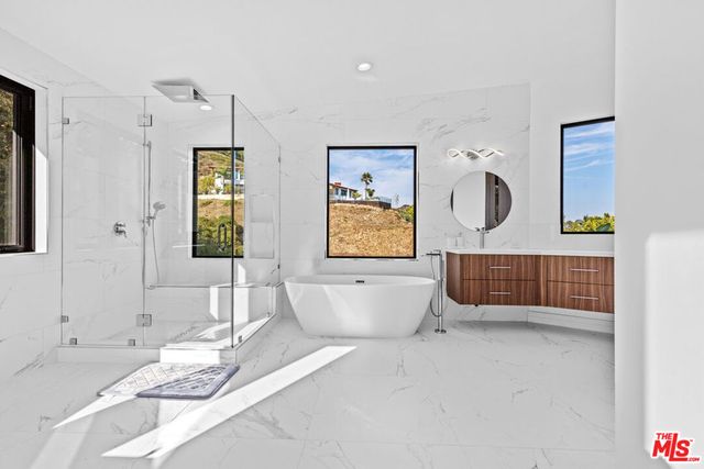 6380 Meadows Court, Malibu, CA 90265