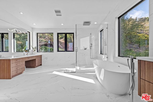 6380 Meadows Court, Malibu, CA 90265