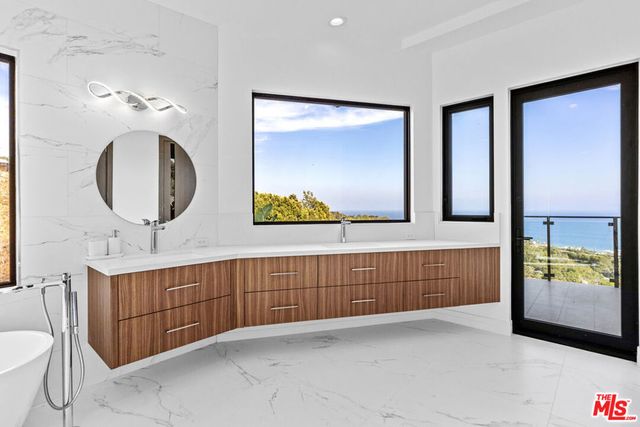 6380 Meadows Court, Malibu, CA 90265
