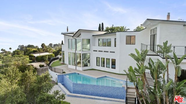 6380 Meadows Court, Malibu, CA 90265