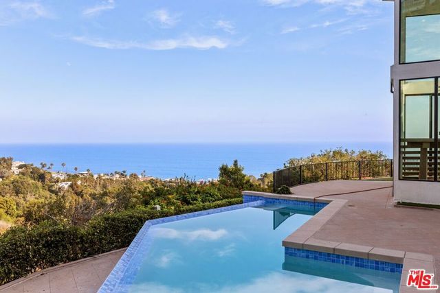 6380 Meadows Court, Malibu, CA 90265