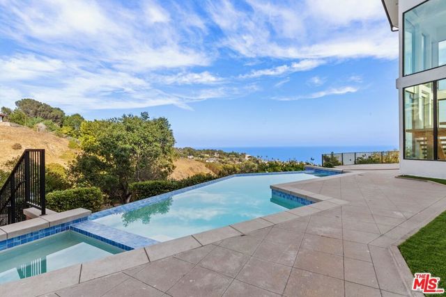 6380 Meadows Court, Malibu, CA 90265