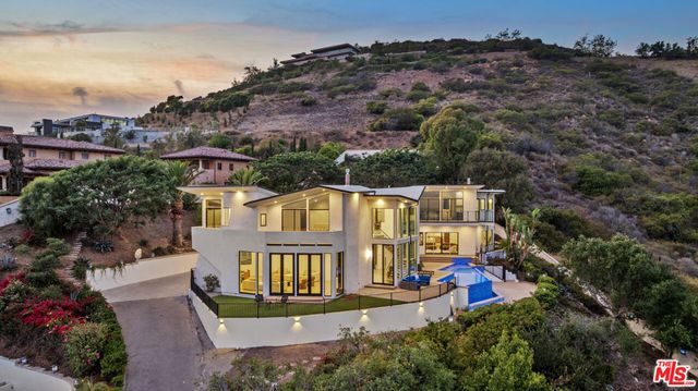 6380 Meadows Court, Malibu, CA 90265