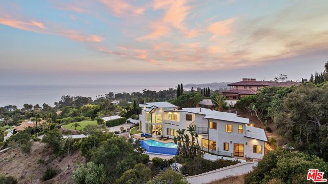 6380 Meadows Court, Malibu, CA 90265