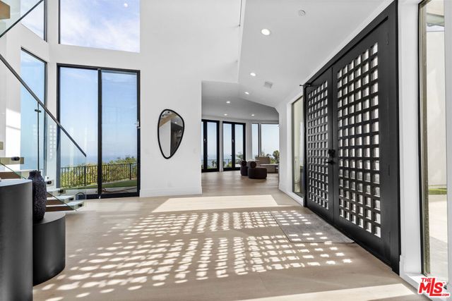 6380 Meadows Court, Malibu, CA 90265