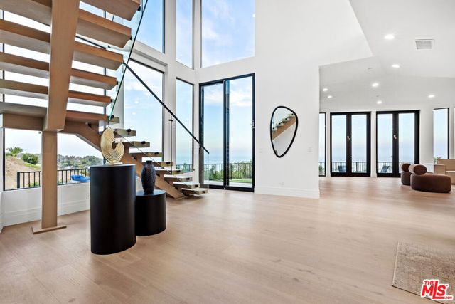 6380 Meadows Court, Malibu, CA 90265