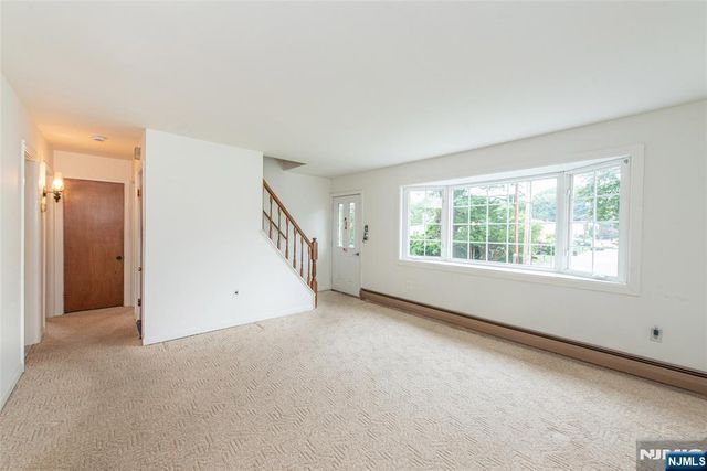 17 South Drive, Woodland Park, NJ 07424