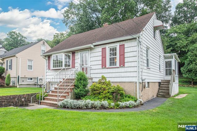 17 South Drive, Woodland Park, NJ 07424
