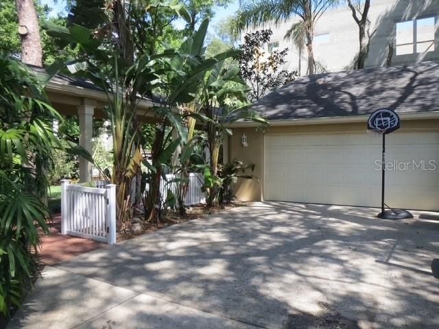 3103 W WAVERLY AVENUE, Tampa, FL 33629