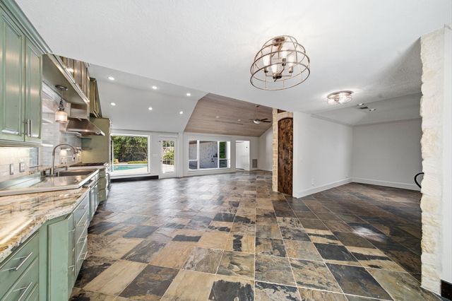 190 Velvet Leaf Place, The Woodlands, TX 77380