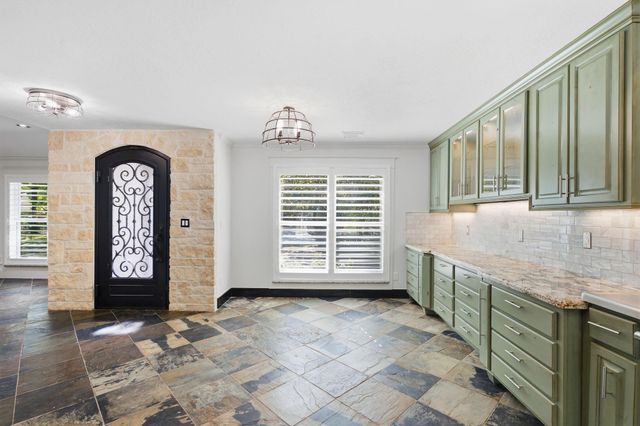 190 Velvet Leaf Place, The Woodlands, TX 77380