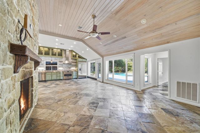 190 Velvet Leaf Place, The Woodlands, TX 77380