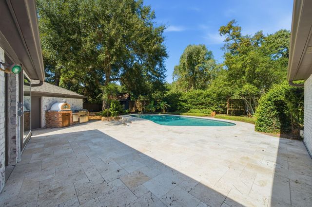 190 Velvet Leaf Place, The Woodlands, TX 77380