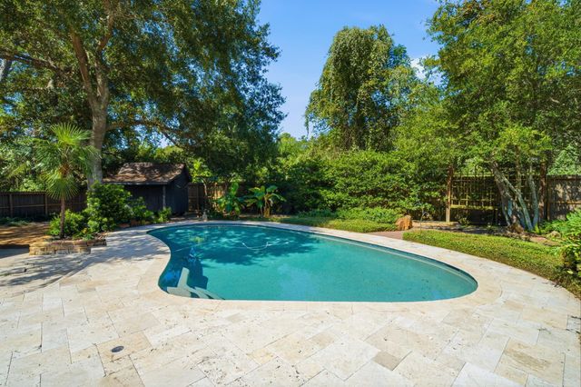 190 Velvet Leaf Place, The Woodlands, TX 77380
