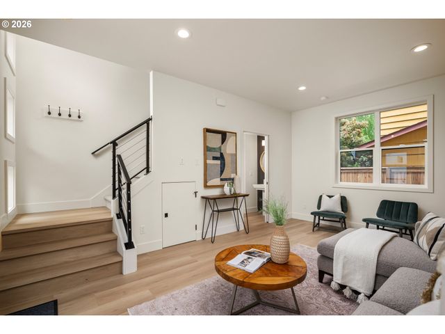 6949 N Burr Ave, Portland, OR 97203