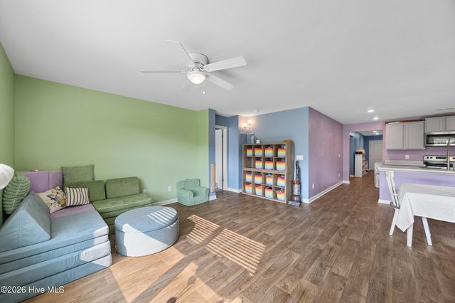 304 Cleat Drive, Surf City, NC 28445
