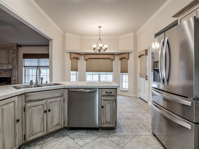 709 N Creek Drive, Edmond, OK 73034