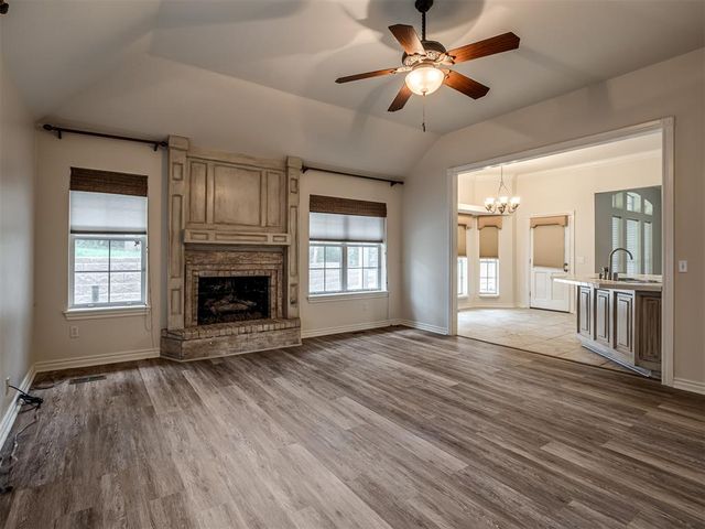 709 N Creek Drive, Edmond, OK 73034