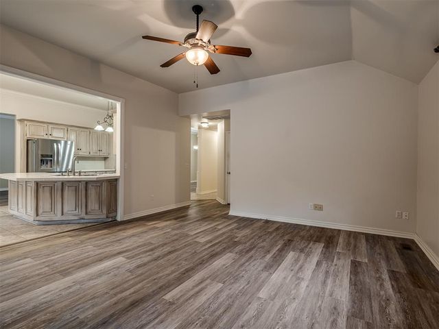 709 N Creek Drive, Edmond, OK 73034